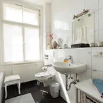 Apartment Aab 80qm Mit 2 Schlafzimmern, Self-check-in Mit Wlan Und Gratis Parkplatz Am Haus