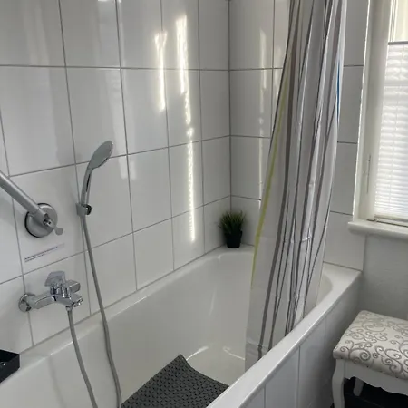 Aab 80qm Mit 2 Schlafzimmern, Self-check-in Mit Wlan Und Gratis Parkplatz Am Haus *