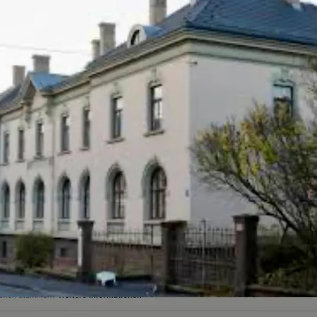 Apartment Aab 80qm Mit 2 Schlafzimmern, Self-check-in Mit Wlan Und Gratis Parkplatz Am Haus