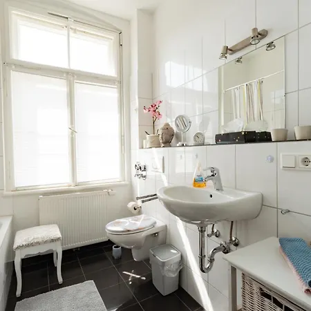 Apartament Aab 80qm Mit 2 Schlafzimmern, Self-check-in Mit Wlan Und Gratis Parkplatz Am Haus